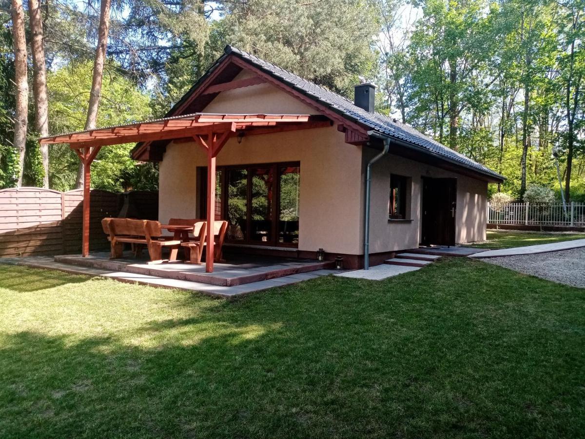 Urokliwy Domek Nad Brzegiem Jeziora Lubiatów Exteriér fotografie