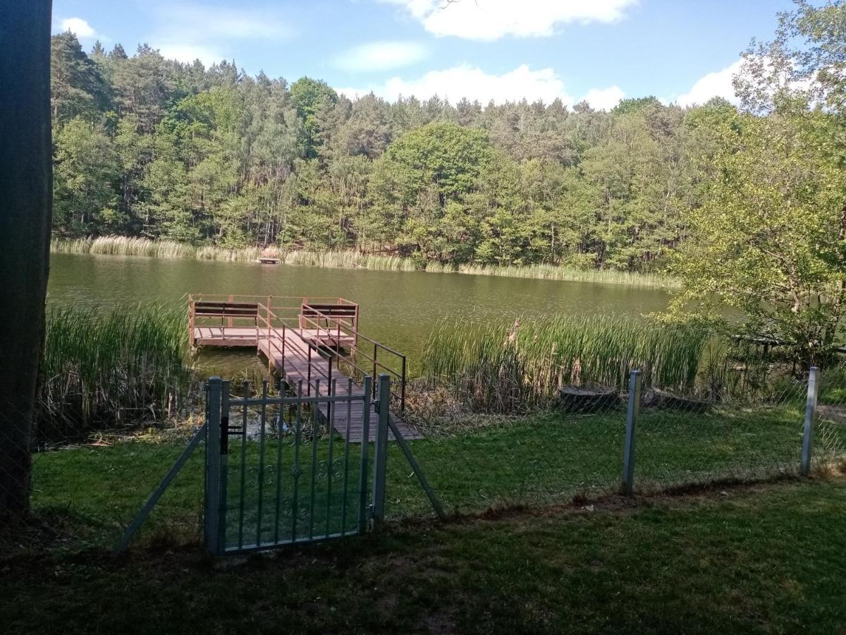 Urokliwy Domek Nad Brzegiem Jeziora Lubiatów Exteriér fotografie