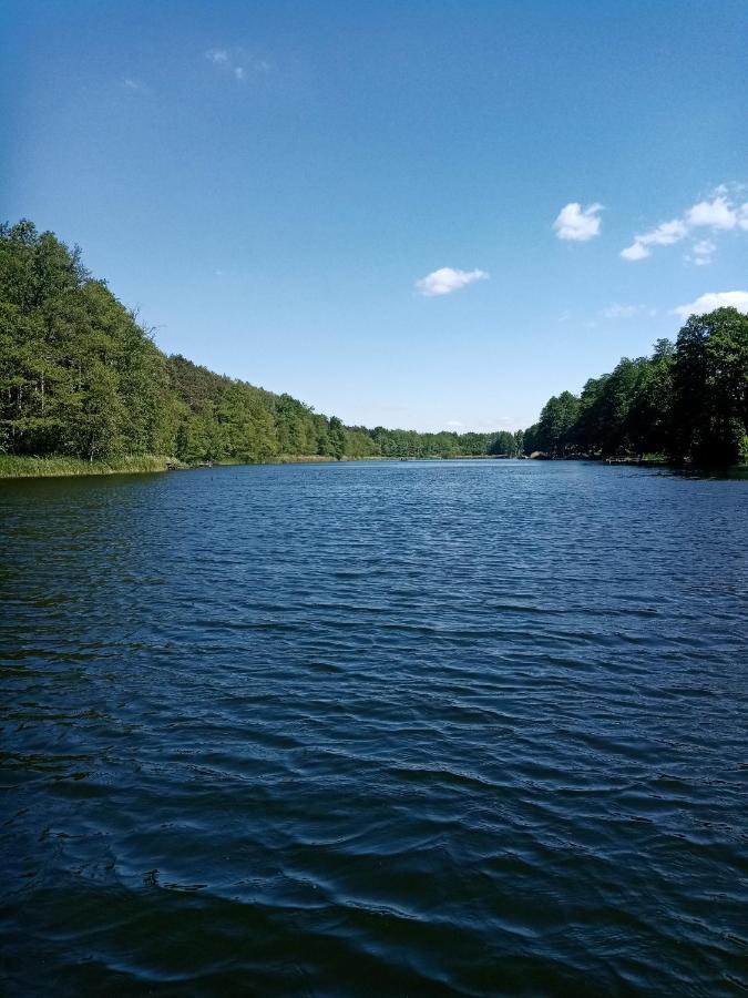 Urokliwy Domek Nad Brzegiem Jeziora Lubiatów Exteriér fotografie